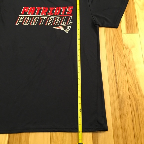 NFL Team Apparel Patriots Football T Shirt Size M - Picture 6 of 6